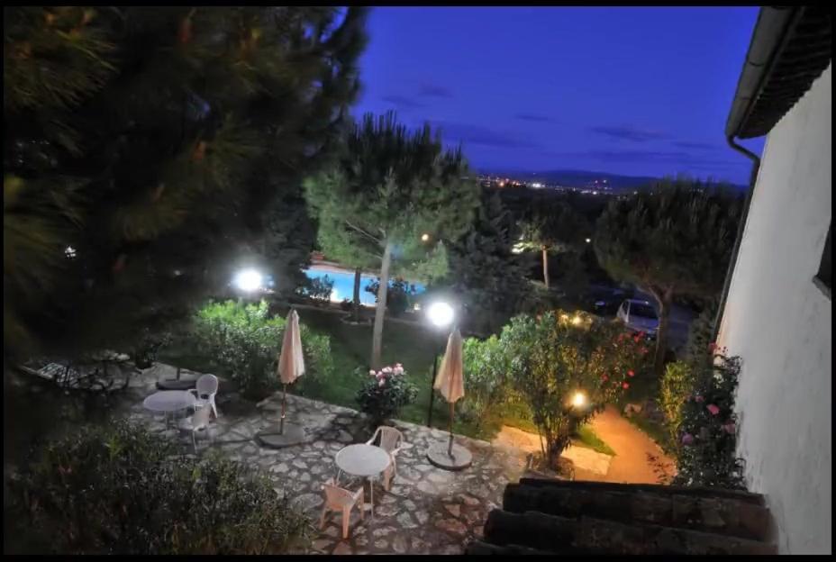 Agriturismo La Ginestrella Civitella D'Arna Buitenkant foto