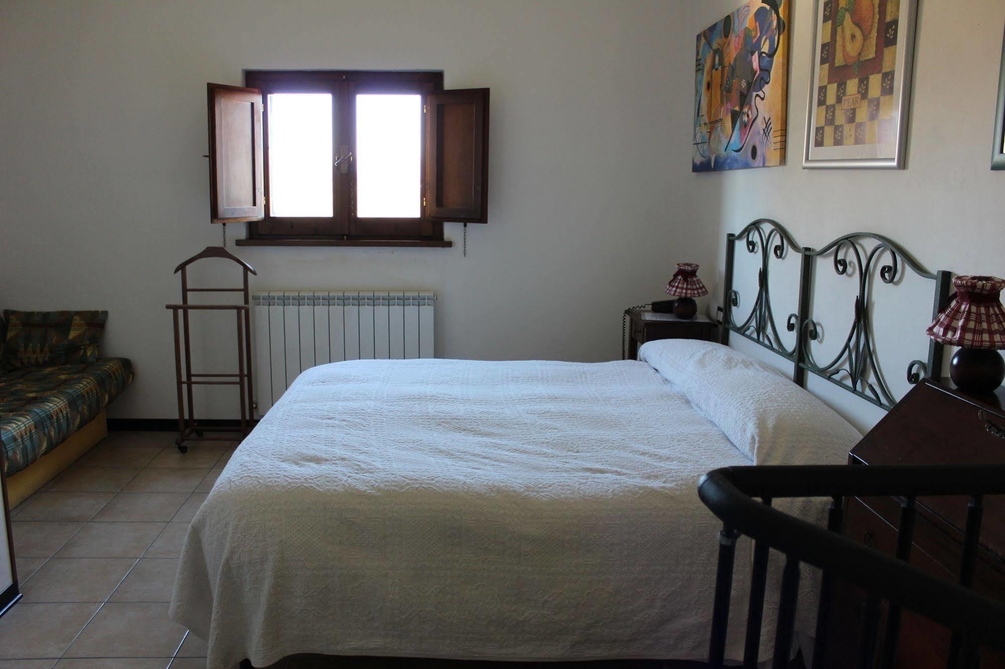 Agriturismo La Ginestrella Civitella D'Arna Buitenkant foto