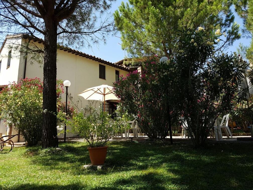 Agriturismo La Ginestrella Civitella D'Arna Buitenkant foto